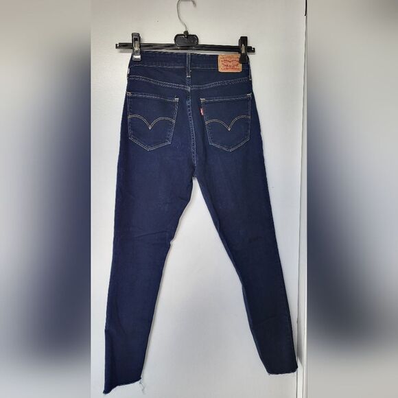 Size 27 LEVI STRAUSS & Co. 721 Women's High Rise Dark Blue Skinny Jeans - Picture 3 of 3